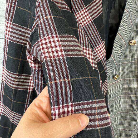 Women's Plaid and Gray Blazer - Picture 5 of 8